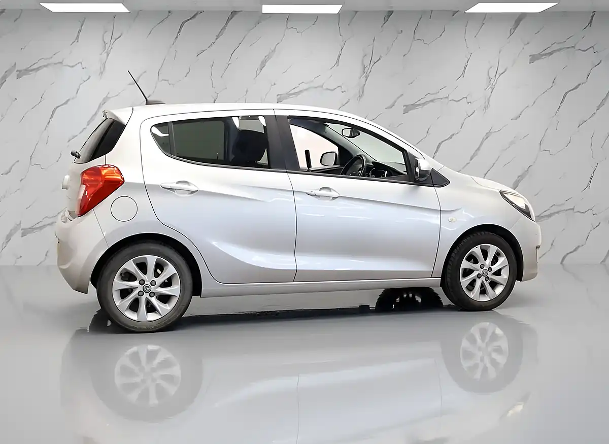 Used 2017 Vauxhall Viva Sl Silver - Interior and Exterior details 8