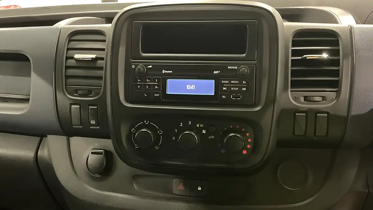 Used 2017 Vauxhall Vivaro 2700 Red - Interior and Exterior details 12
