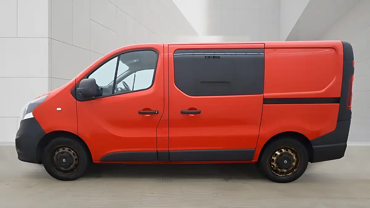 Used 2017 Vauxhall Vivaro 2700 Red - Interior and Exterior details 8