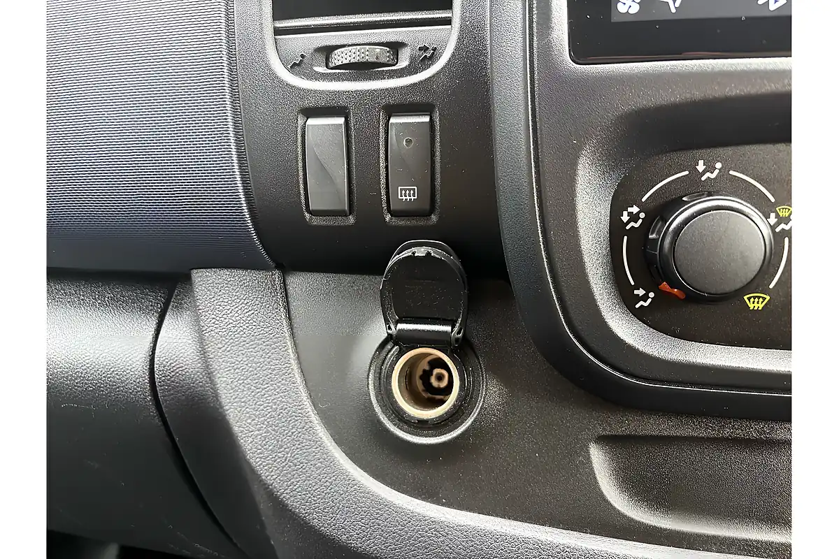 Used 2017 Vauxhall Vivaro 2700 White - Interior and Exterior details 17