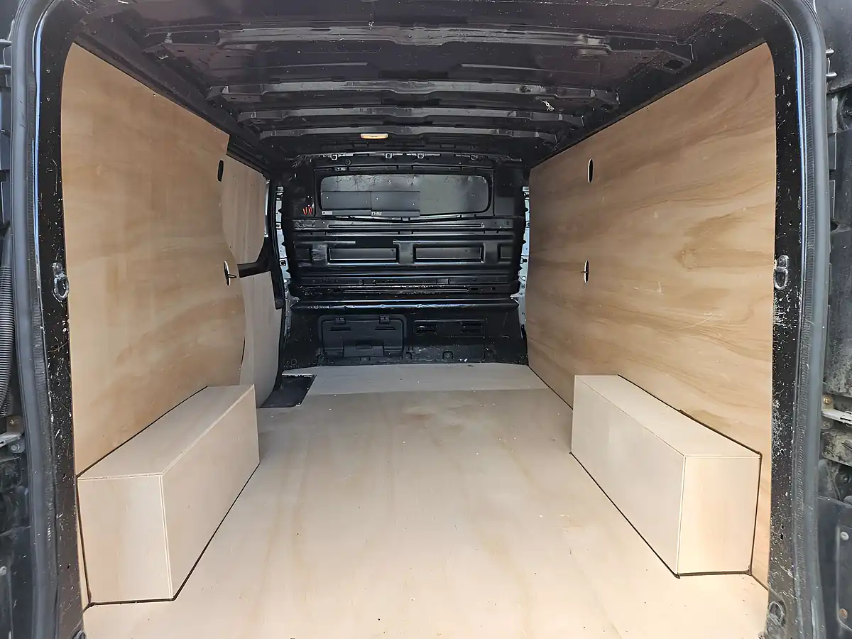 Used 2017 Vauxhall Vivaro 2900 Cportive Lwb Black - Interior and Exterior details 10