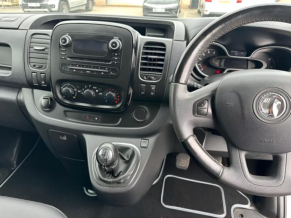Used 2017 Vauxhall Vivaro Campervan Silver - Interior and Exterior details 16