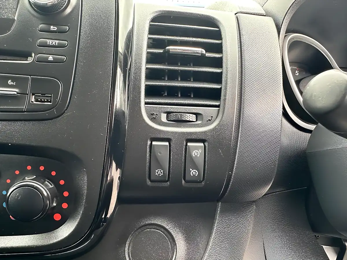 Used 2017 Vauxhall Vivaro Campervan Silver - Interior and Exterior details 18