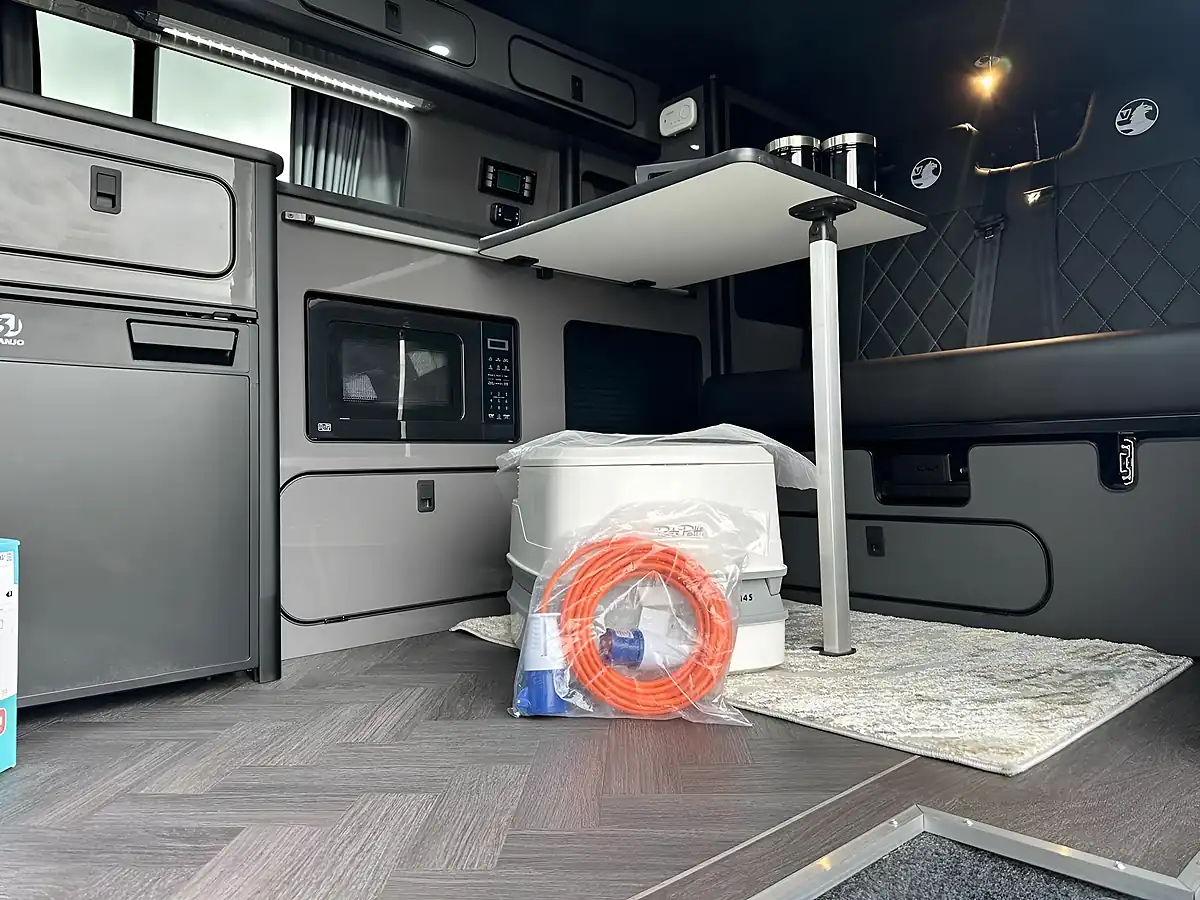 Used 2017 Vauxhall Vivaro Campervan Silver - Interior and Exterior details 4