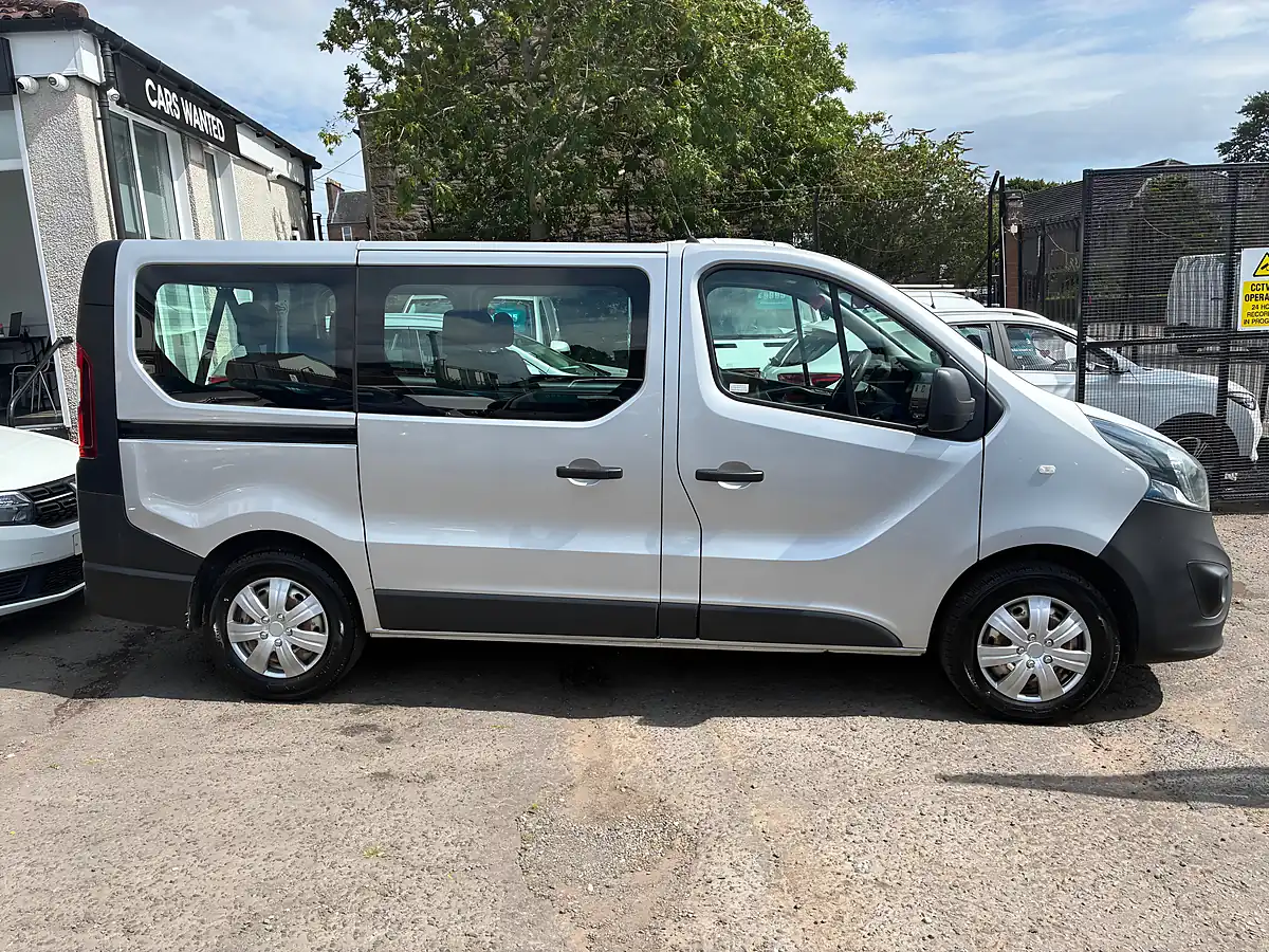 Used 2017 Vauxhall Vivaro Combi Van Double Cab Silver - Interior and Exterior details 2
