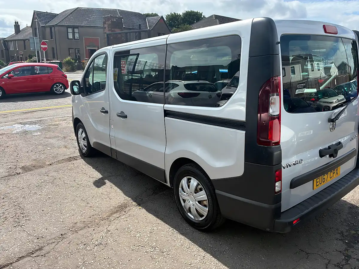Used 2017 Vauxhall Vivaro Combi Van Double Cab Silver - Interior and Exterior details 5