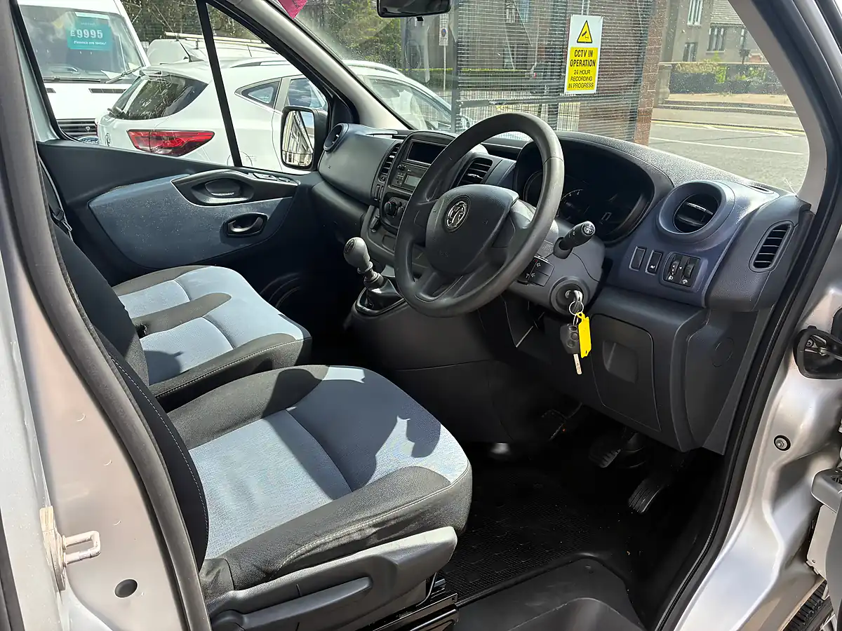 Used 2017 Vauxhall Vivaro Combi Van Double Cab Silver - Interior and Exterior details 9