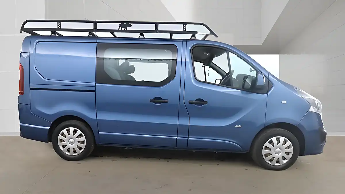 Used 2017 Vauxhall Vivaro Sportive Blue - Interior and Exterior details 6