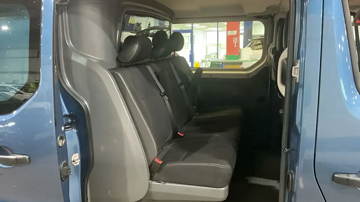 Used 2017 Vauxhall Vivaro Sportive Blue - Interior and Exterior details 8