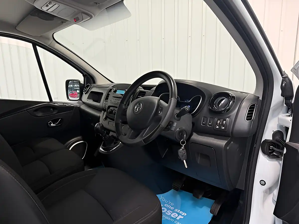 Used 2017 Vauxhall Vivaro Sportive Glacier White - Interior and Exterior details 11