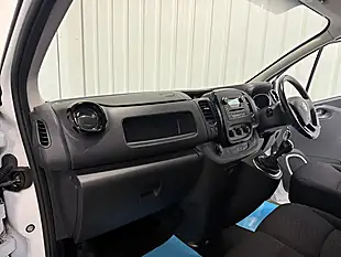 Used 2017 Vauxhall Vivaro Sportive Glacier White - Interior and Exterior details 12
