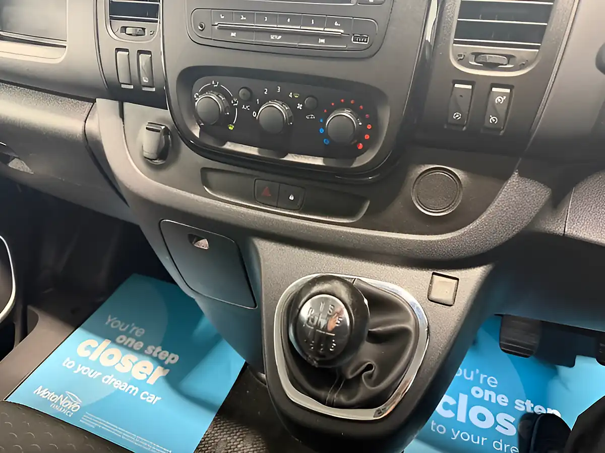 Used 2017 Vauxhall Vivaro Sportive Glacier White - Interior and Exterior details 19