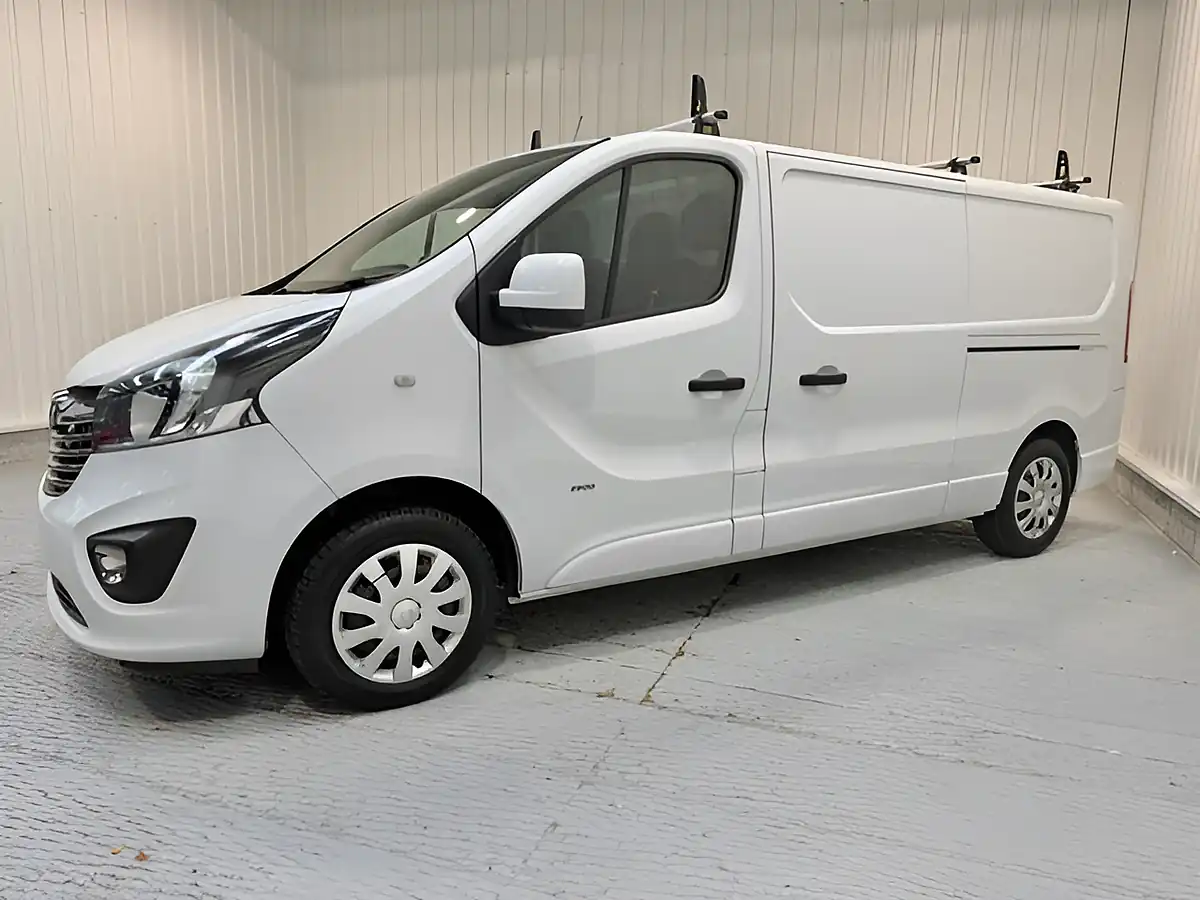 Used 2017 Vauxhall Vivaro Sportive Glacier White - Interior and Exterior details 4