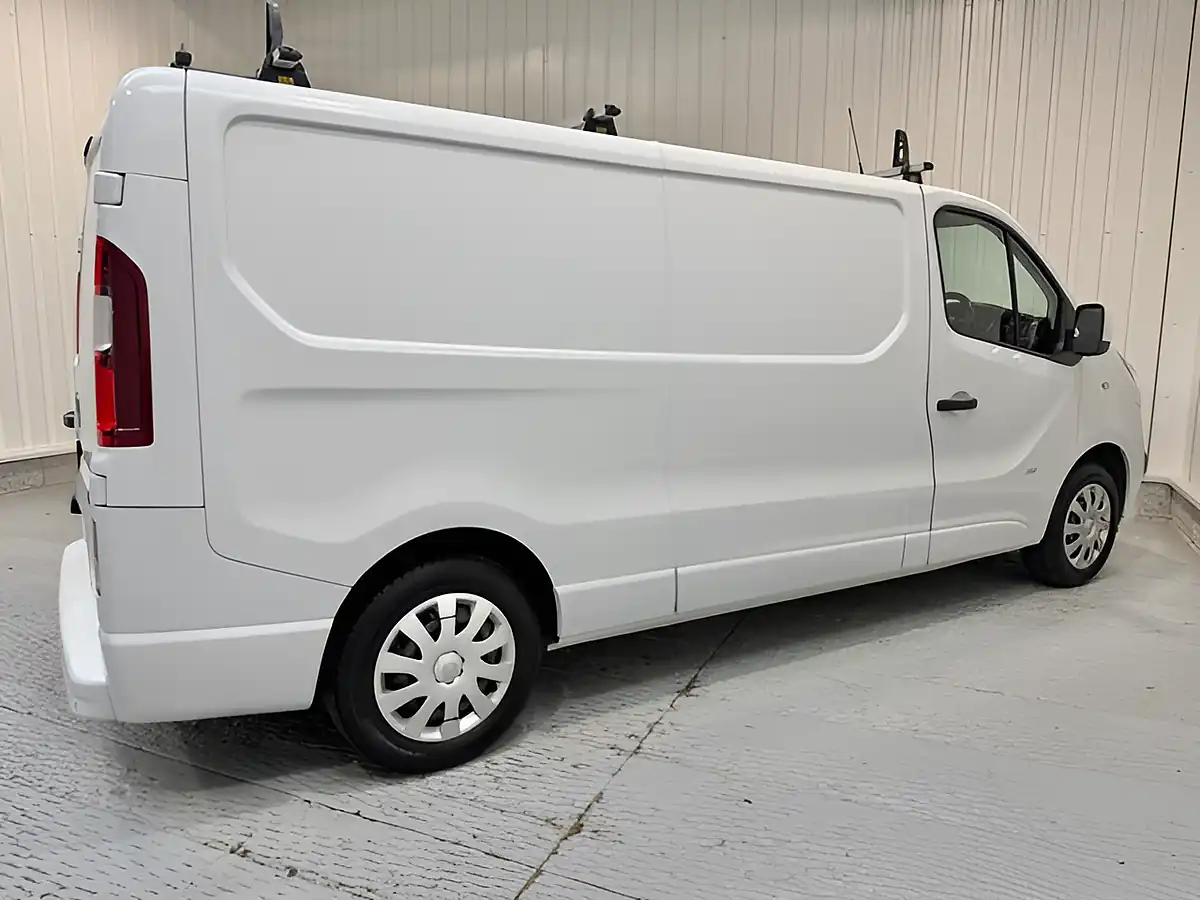 Used 2017 Vauxhall Vivaro Sportive Glacier White - Interior and Exterior details 8