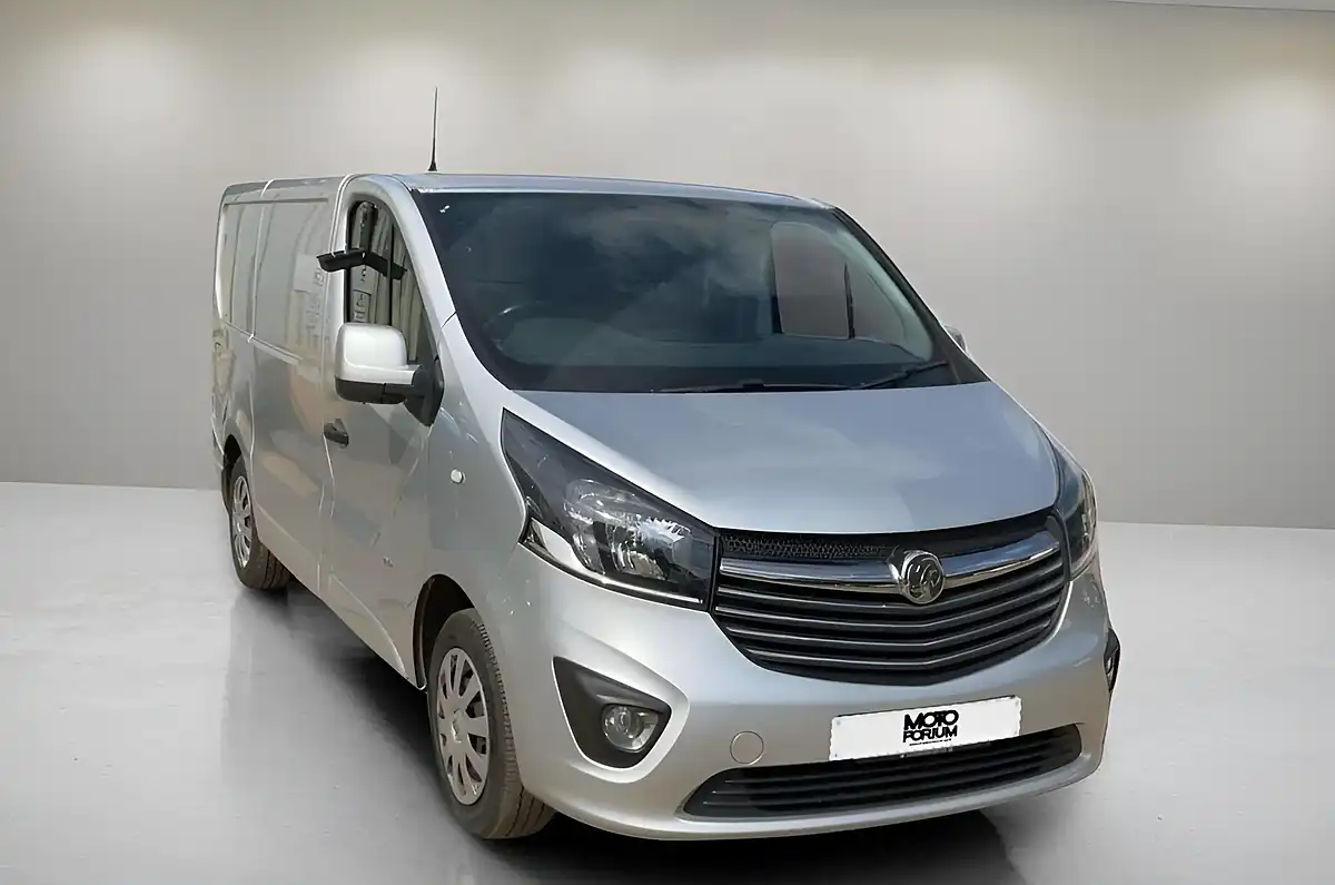 Used 2017 Vauxhall Vivaro Sportive Silver - Front View