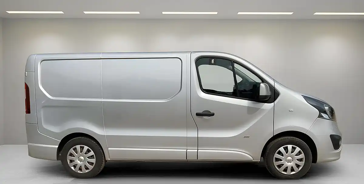 Used 2017 Vauxhall Vivaro Sportive Silver - Interior and Exterior details 3