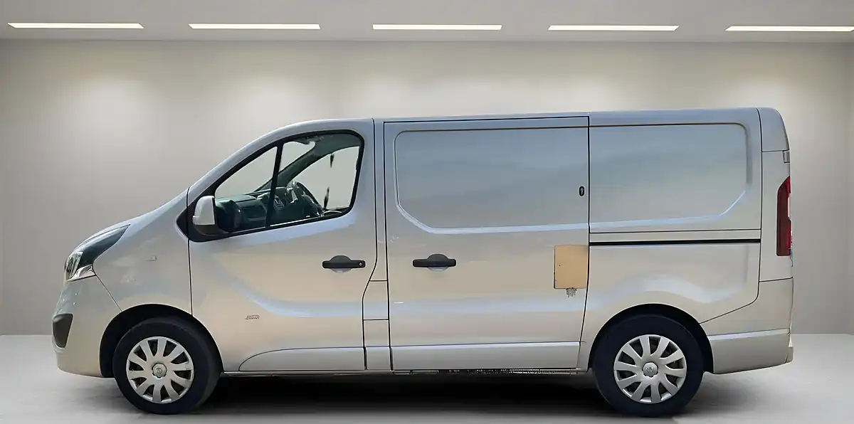 Used 2017 Vauxhall Vivaro Sportive Silver - Interior and Exterior details 4