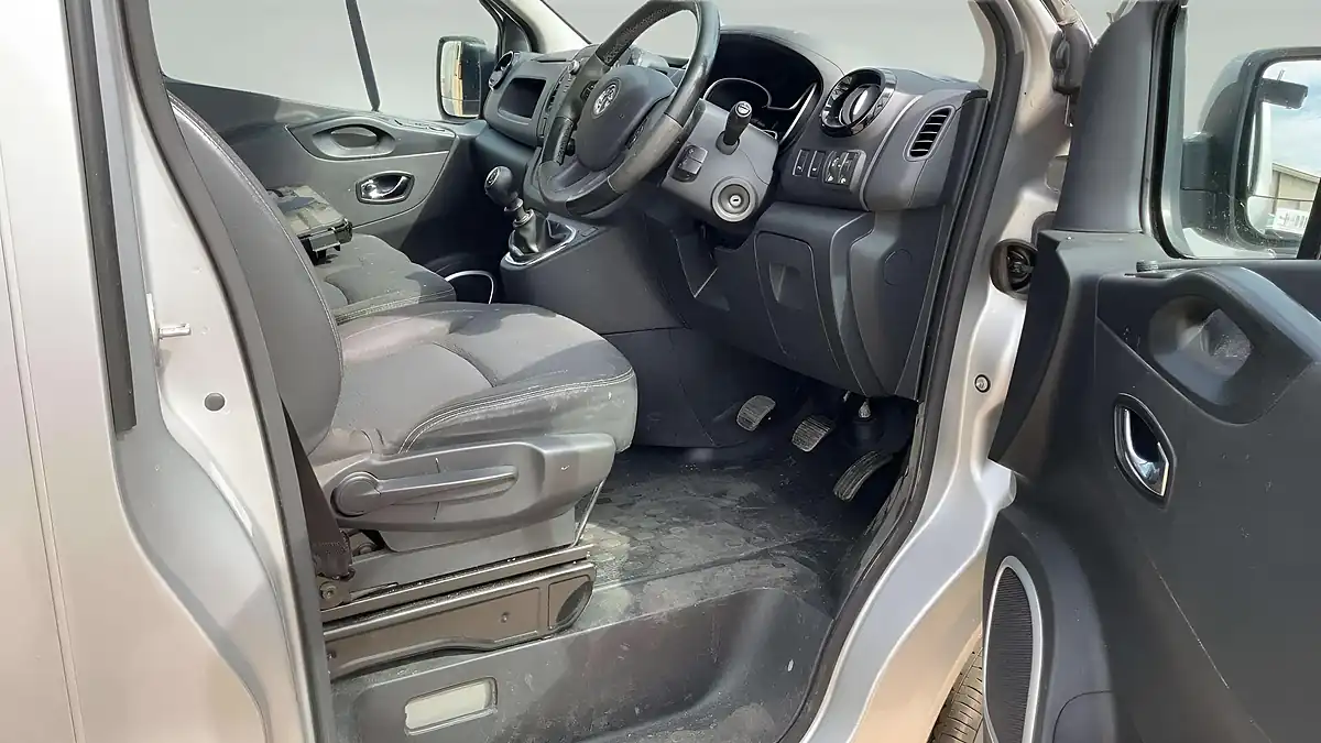 Used 2017 Vauxhall Vivaro Sportive Silver - Interior and Exterior details 5