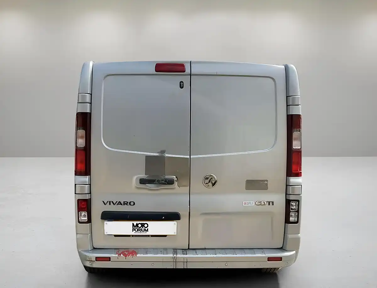 Used 2017 Vauxhall Vivaro Sportive Silver - Interior and Exterior details 8