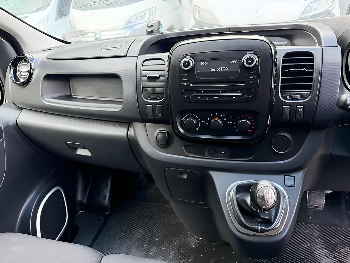Used 2017 Vauxhall Vivaro Sportive Silver - Interior and Exterior details 15