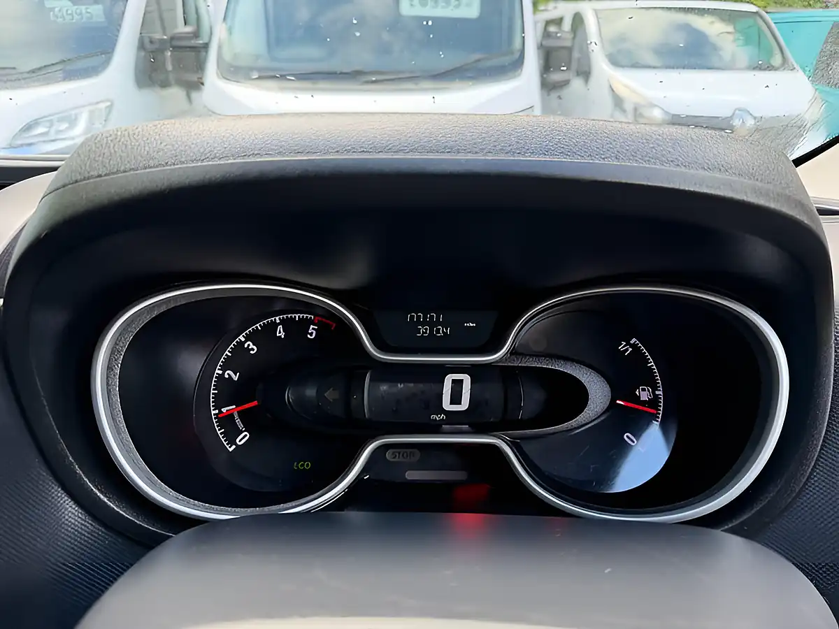 Used 2017 Vauxhall Vivaro Sportive Silver - Interior and Exterior details 16
