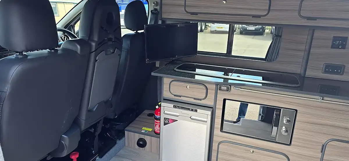 Used 2017 Vauxhall Vivaro Sportive White - Interior and Exterior details 14