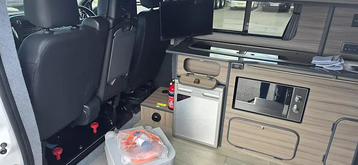 Used 2017 Vauxhall Vivaro Sportive White - Interior and Exterior details 18