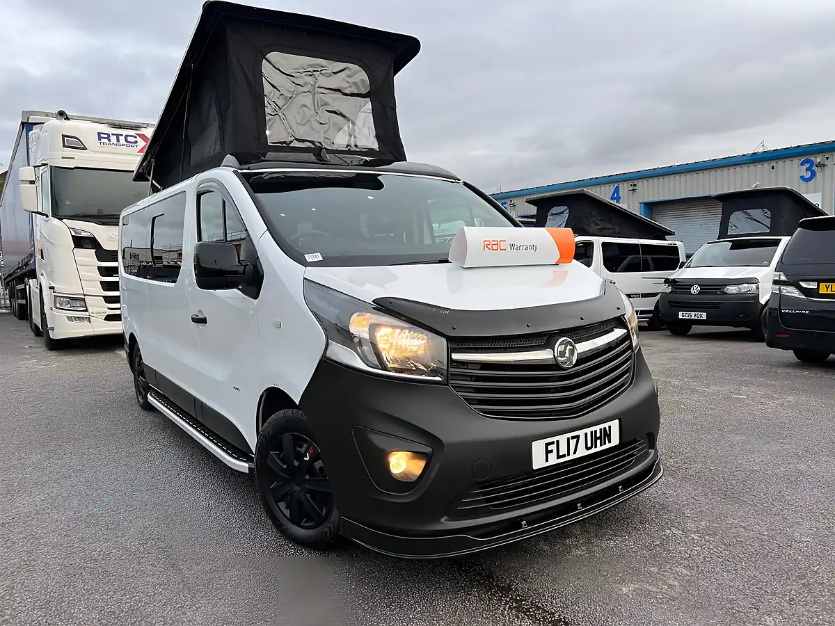 Used 2017 Vauxhall Vivaro White - Front View