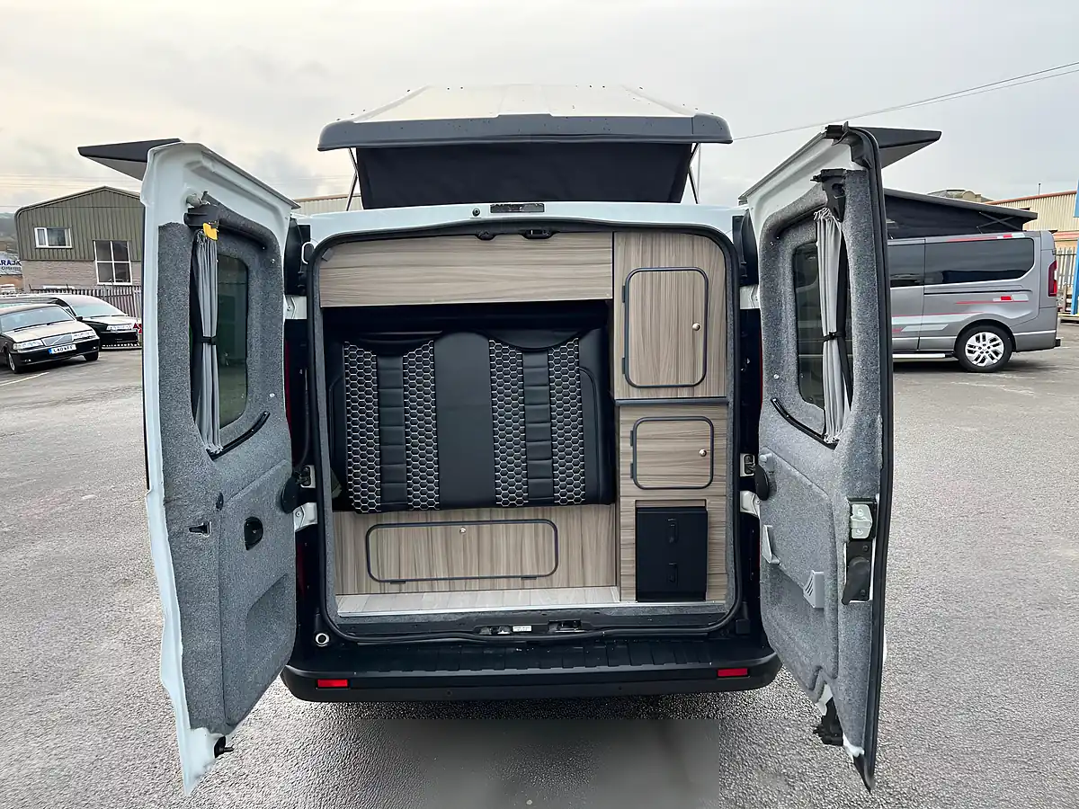 Used 2017 Vauxhall Vivaro White - Interior and Exterior details 9