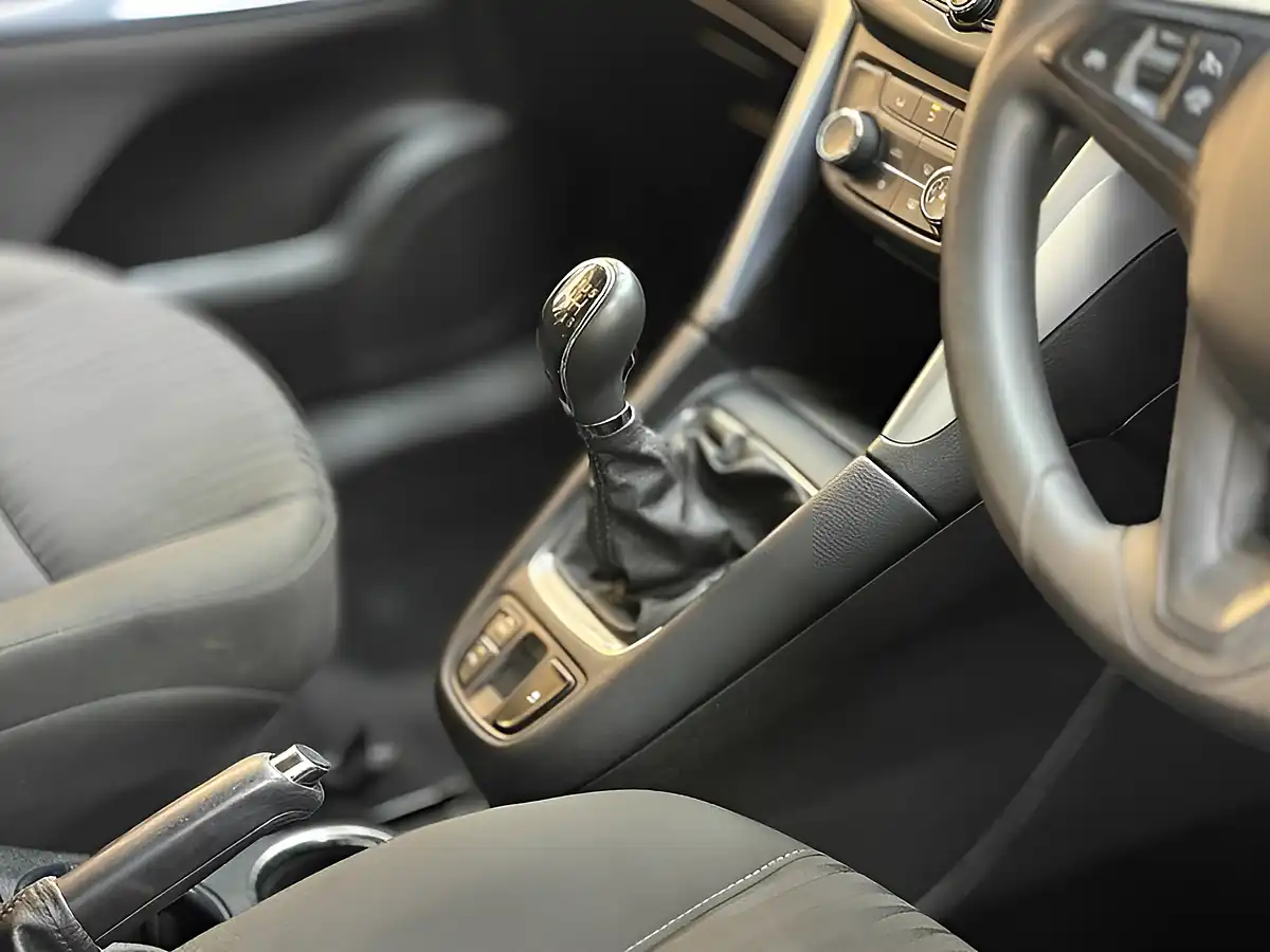 Used 2017 Vauxhall Zafira Design Grey - Interior and Exterior details 16