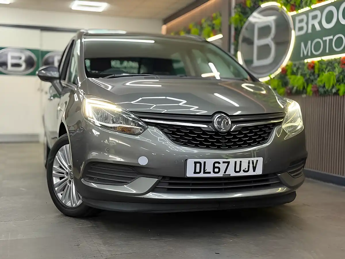 Used 2017 Vauxhall Zafira Design Grey - Interior and Exterior details 3