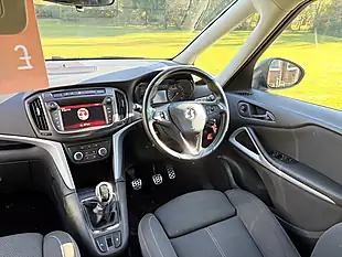 Used 2017 Vauxhall Zafira Tourer Blue - Interior and Exterior details 11