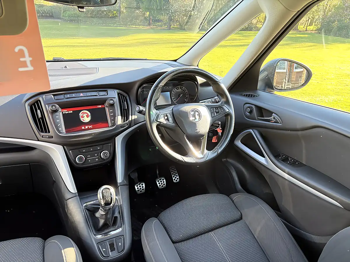 Used 2017 Vauxhall Zafira Tourer Blue - Interior and Exterior details 11