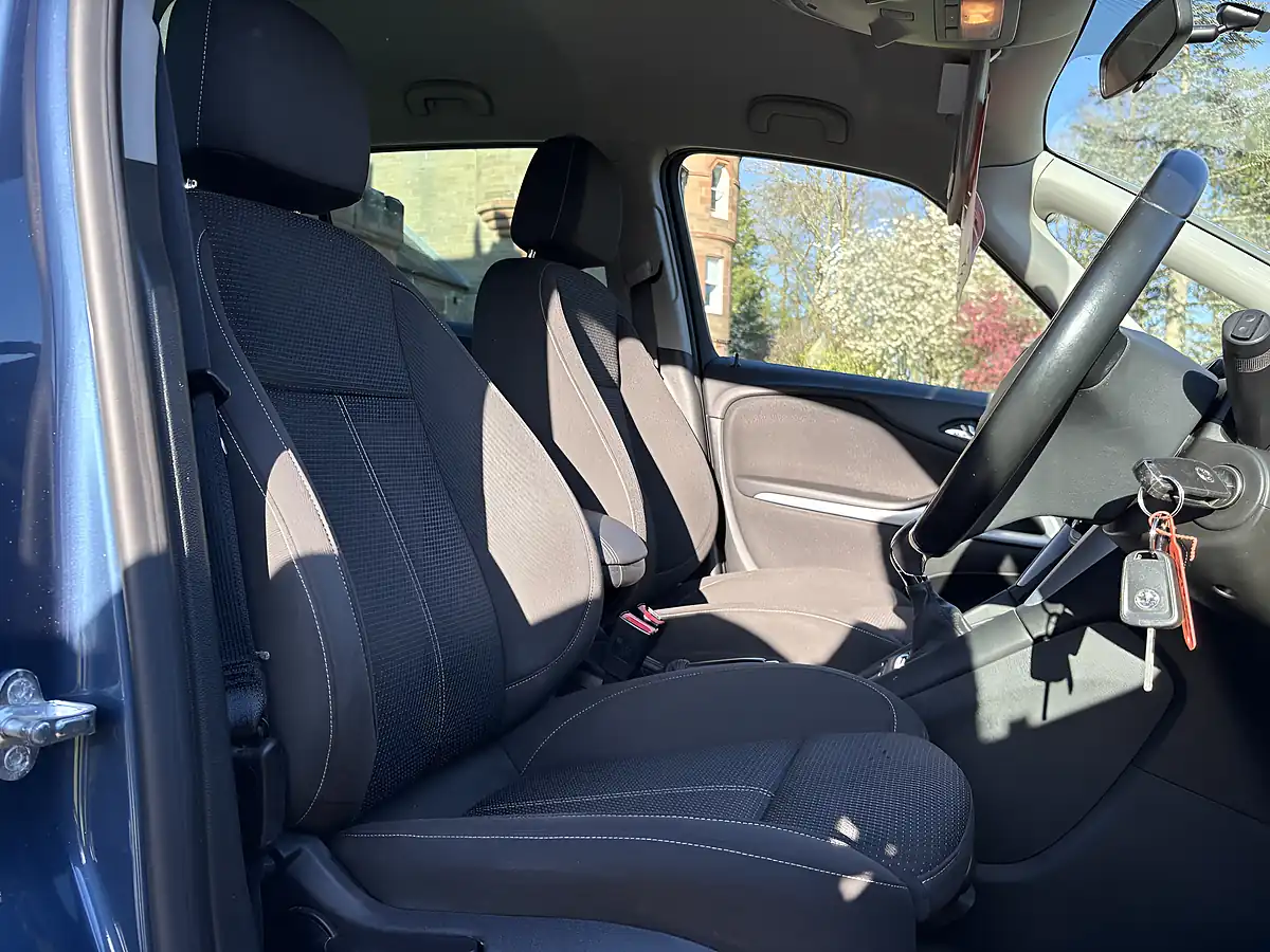 Used 2017 Vauxhall Zafira Tourer Blue - Interior and Exterior details 18