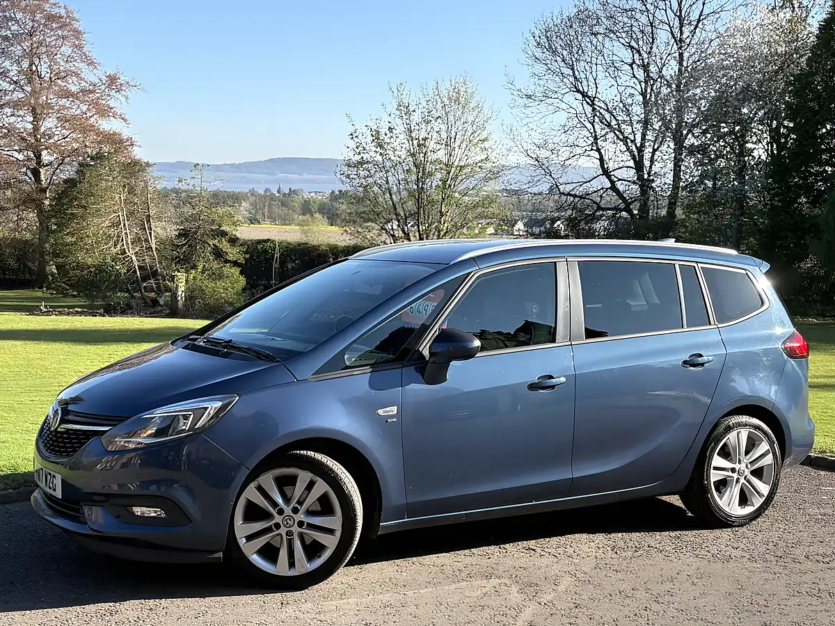 Used 2017 Vauxhall Zafira Tourer Blue - Interior and Exterior details 2