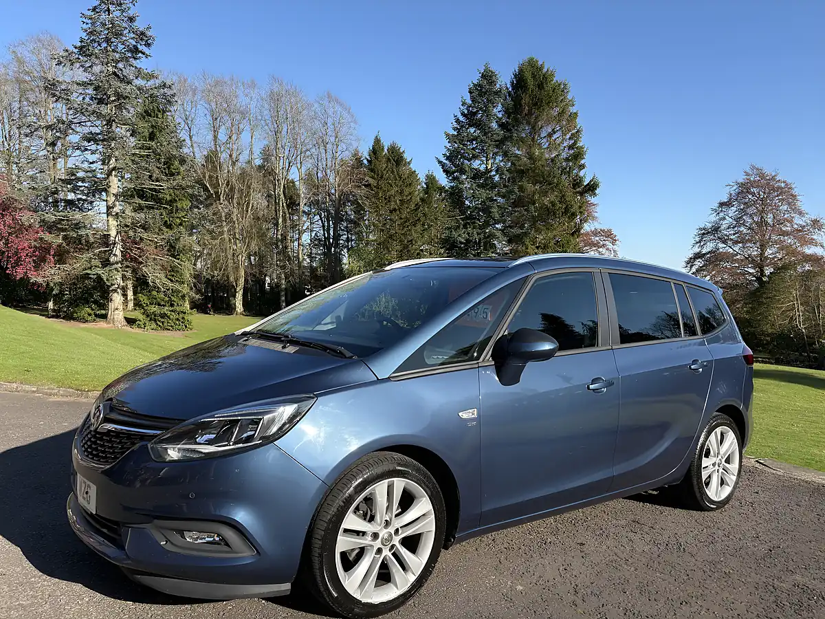 Used 2017 Vauxhall Zafira Tourer Blue - Interior and Exterior details 3