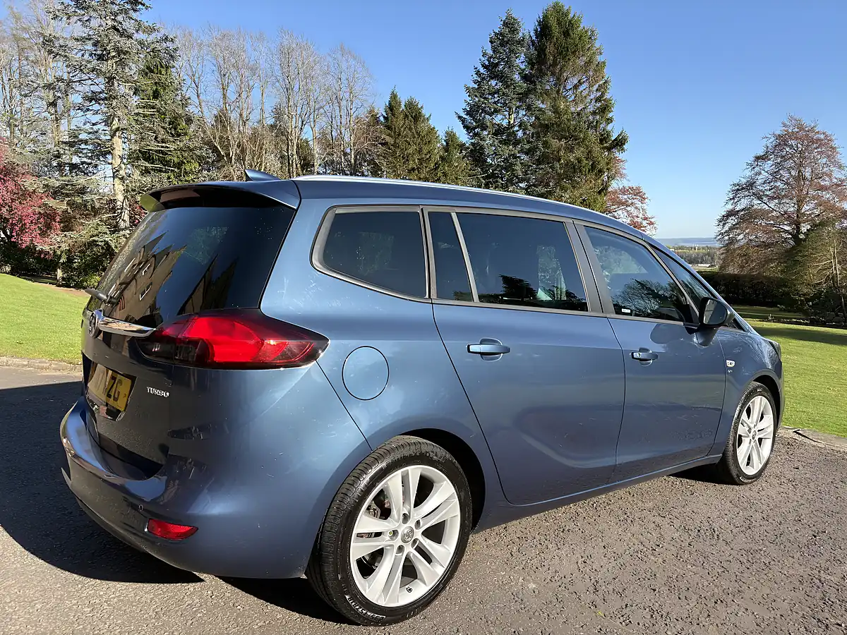 Used 2017 Vauxhall Zafira Tourer Blue - Interior and Exterior details 6