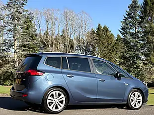 Used 2017 Vauxhall Zafira Tourer Blue - Interior and Exterior details 7