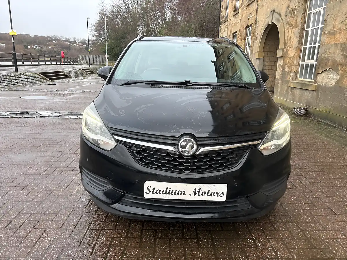 Used 2017 Vauxhall Zafira Tourer Design Black - Interior and Exterior details 13