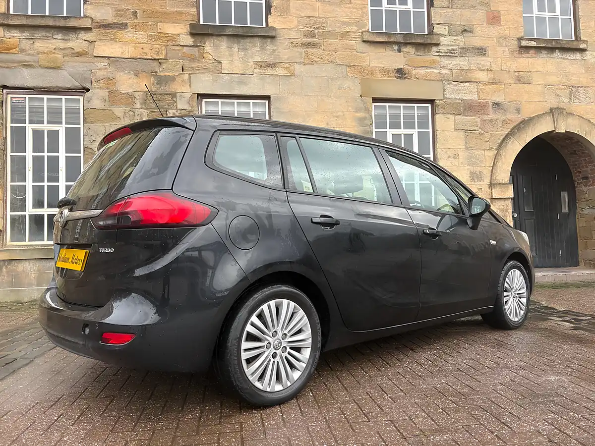Used 2017 Vauxhall Zafira Tourer Design Black - Interior and Exterior details 16