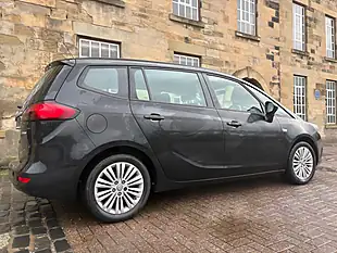 Used 2017 Vauxhall Zafira Tourer Design Black - Interior and Exterior details 17