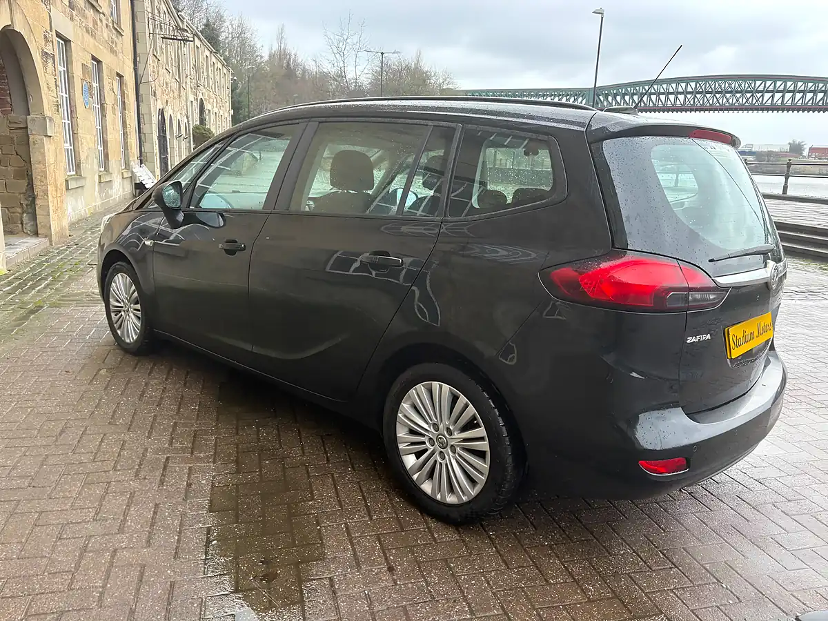 Used 2017 Vauxhall Zafira Tourer Design Black - Interior and Exterior details 20