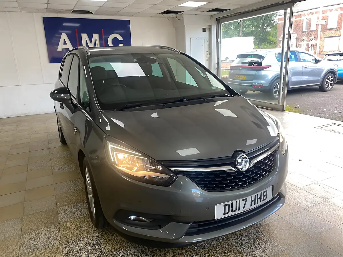 Used 2017 Vauxhall Zafira Tourer Se Grey - Front View