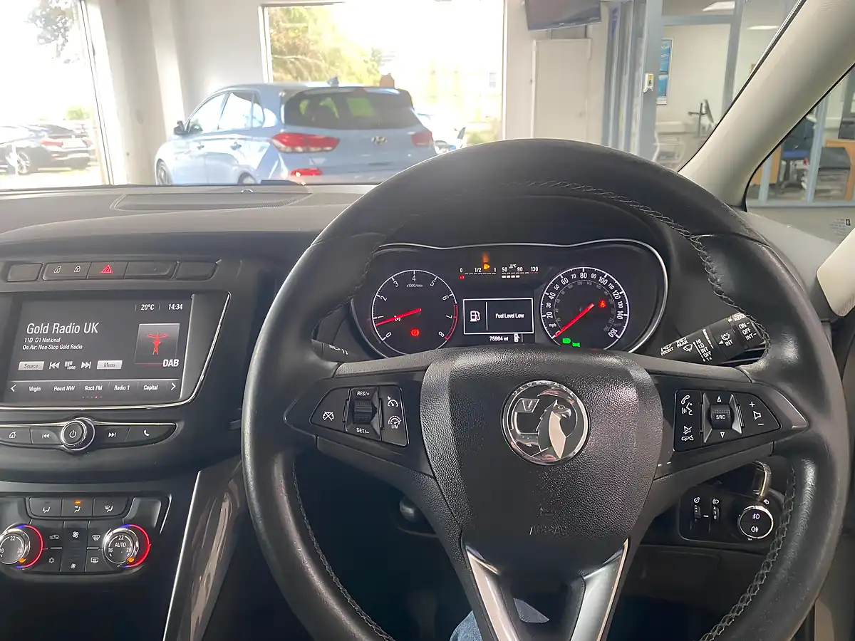 Used 2017 Vauxhall Zafira Tourer Se Grey - Interior and Exterior details 11