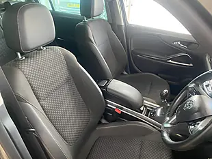 Used 2017 Vauxhall Zafira Tourer Se Grey - Interior and Exterior details 15