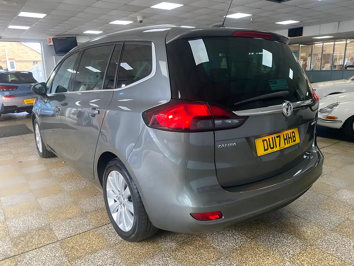 Used 2017 Vauxhall Zafira Tourer Se Grey - Interior and Exterior details 7