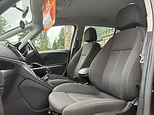 Used 2017 Vauxhall Zafira Tourer Sri Black - Interior and Exterior details 11