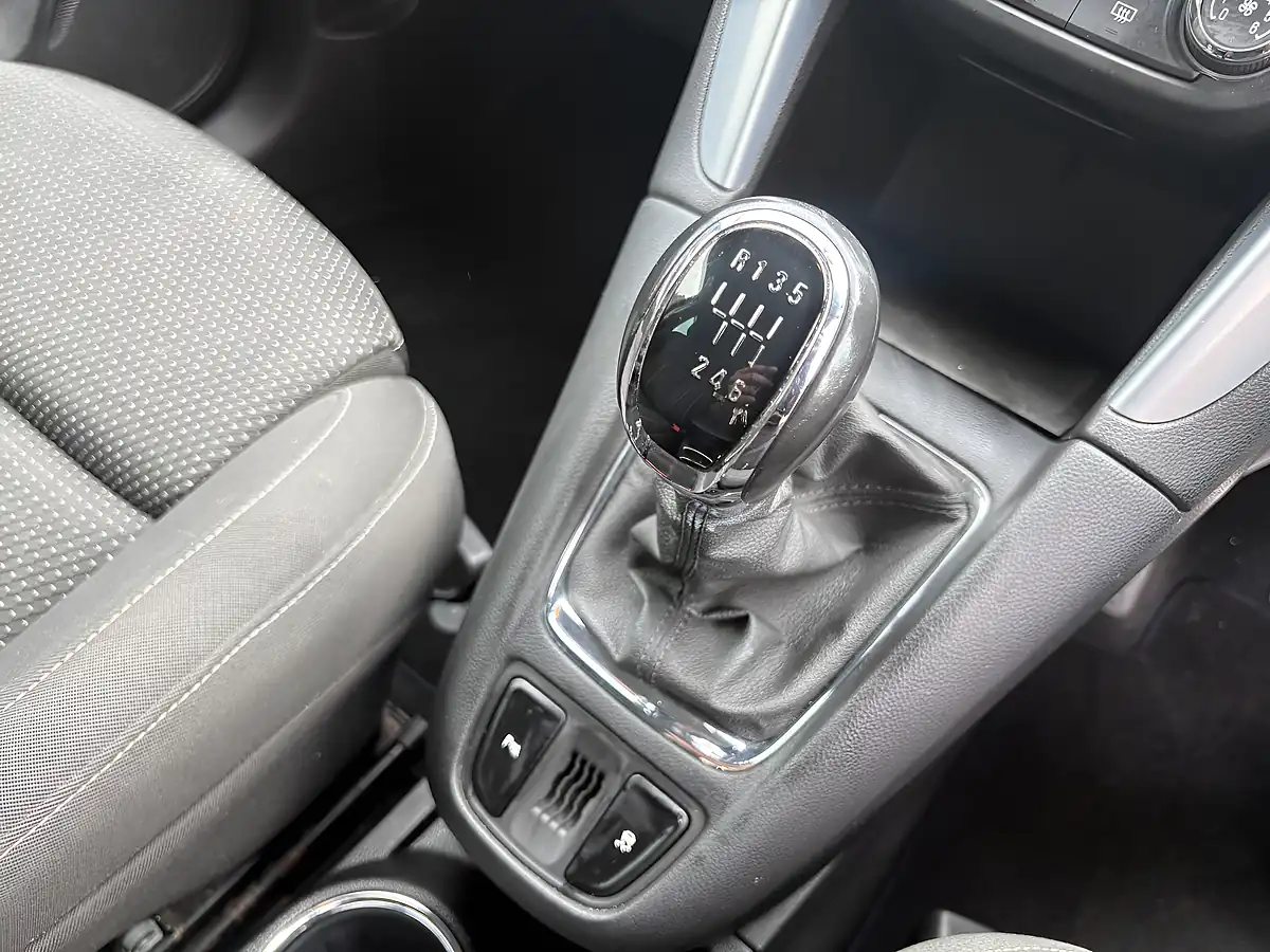 Used 2017 Vauxhall Zafira Tourer Sri Black - Interior and Exterior details 13