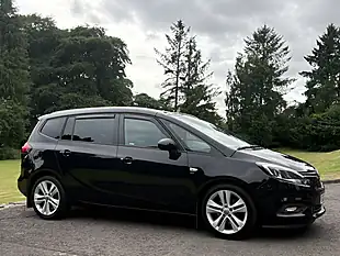 Used 2017 Vauxhall Zafira Tourer Sri Black - Interior and Exterior details 3