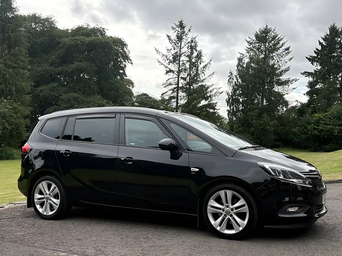 Used 2017 Vauxhall Zafira Tourer Sri Black - Interior and Exterior details 3